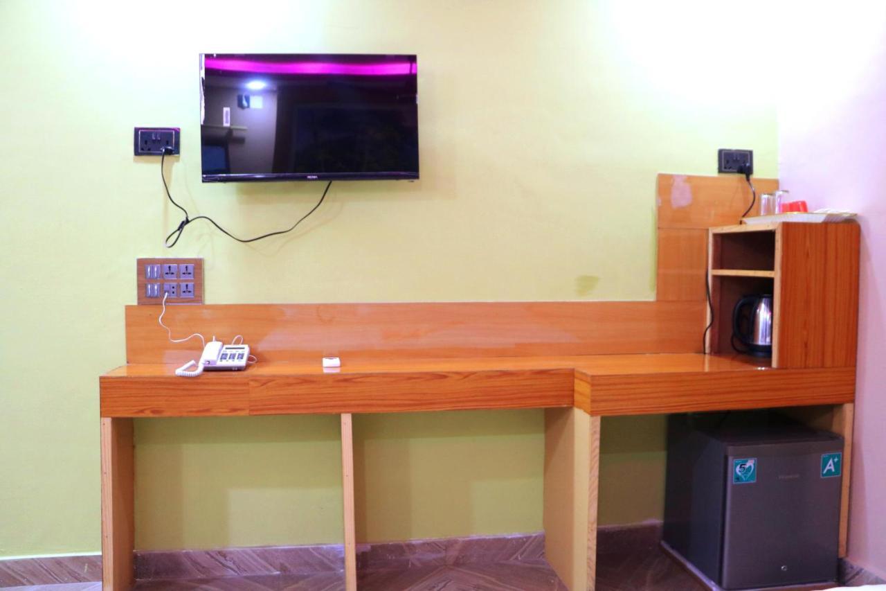 Hotel National Park Sauraha- Homely Stay And Peaceful Location With Jungle Safari Arrangements المظهر الخارجي الصورة