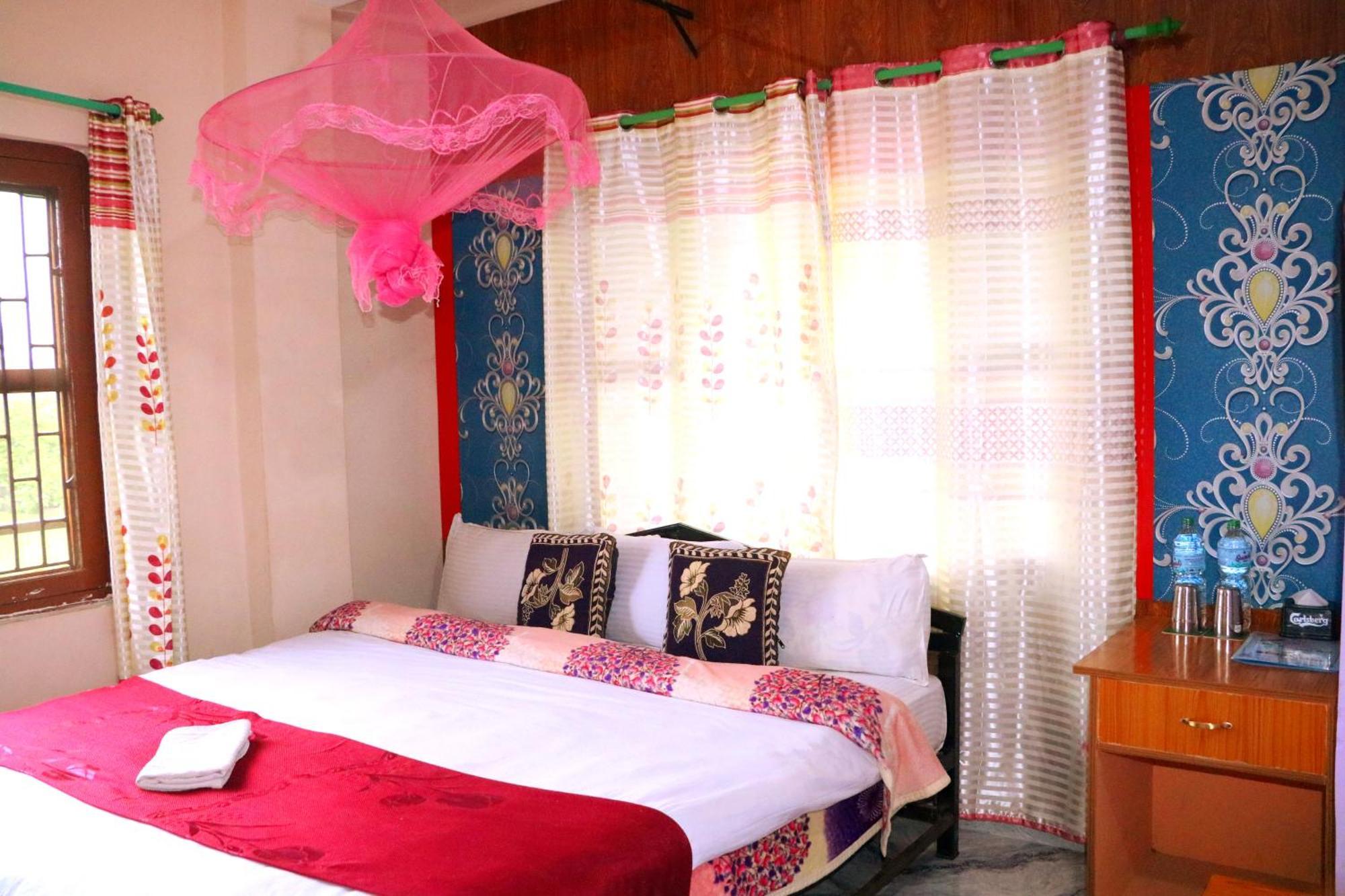 Hotel National Park Sauraha- Homely Stay And Peaceful Location With Jungle Safari Arrangements المظهر الخارجي الصورة